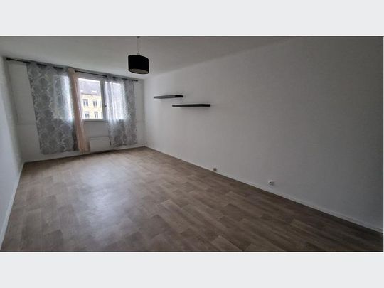 Appartement à Louer à LILLE 695 € - Photo 1