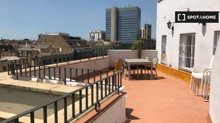 barcelona, Catalonia 08021 - Photo 2