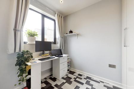 1 bedroom penthouse to rent - Photo 5