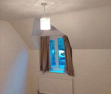 1 Bed Flat, Badgers Walk, BS4 - Photo 2