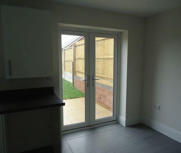 3 bedroom semi-detached house to rent - Photo 3