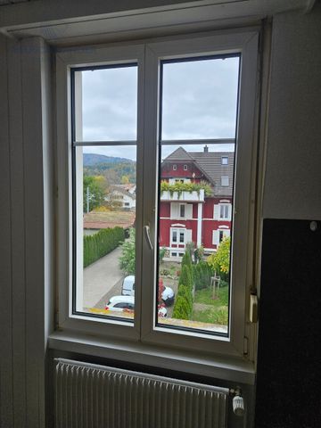 Ideally located in the heart of the village close to all amenities - Photo 2