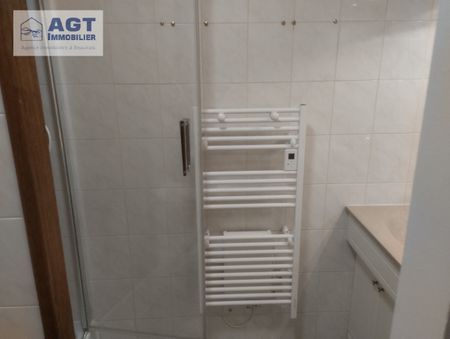 Location Appartement 3 pièces 87m² BEAUVAIS 60000 - Photo 2