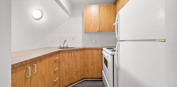 GHETTO MCGILL- 3 ½ RÉNOVÉ & MEUBLÉ – 1 CHAMBRE FERMÉE - Photo 2