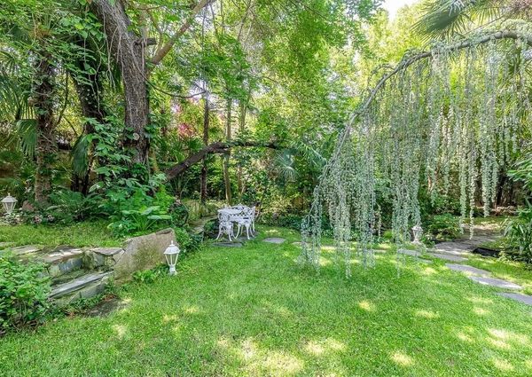 Majadahonda, Community of Madrid 28221