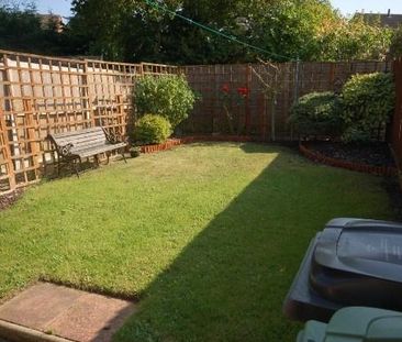 2 bedroom semi-detached house to rent - Photo 6