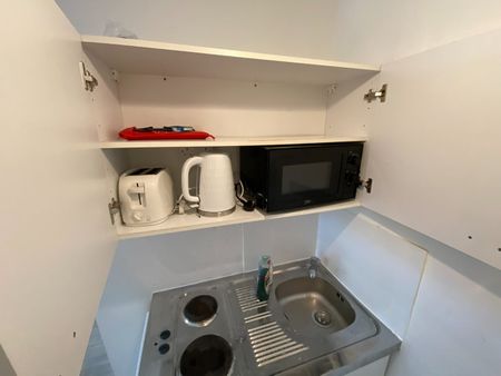 Studio Flat, Bedford Place, BN1 - Photo 3