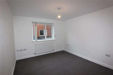 South Parade, Whitley Bay, NE26 - Photo 3