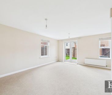 4 bedroom semi-detached house to rent - Photo 1