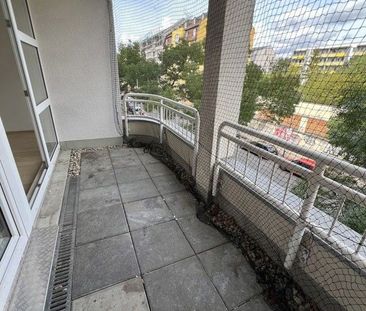 Zentrale 2-Raum-Wohnung mit Balkon und Aufzug! - Photo 1