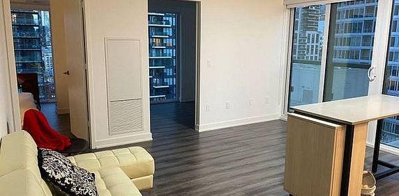 BRAND NEW 3 BEDS 2 BATHS LOFT PARKING INCLD - Photo 2