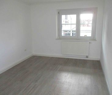 Willkommen Zuhause: Renovierte 2-Zimmer-Wohnung mit Balkon und Einb... - Foto 6