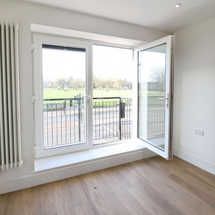 High Street, Slough - Photo 1