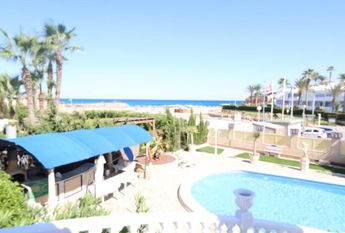 Villa de Lujo en Primera Línea de Playa en Cala Capitán