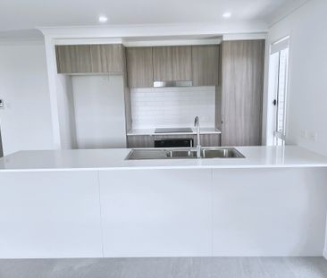 10 Provence Place, Greenbank QLD 4124 - House For Rent | Domain - Photo 6