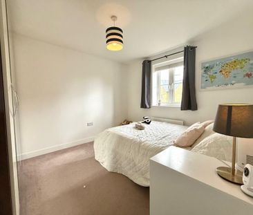 4 bedroom detached house to rent - Photo 2