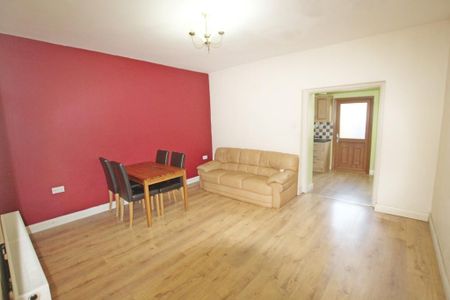 4 bedroom terraced house to rent - Photo 2