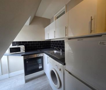 96 Beulah Road, Thornton Heath CR7, London - Photo 2