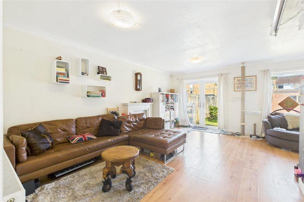 3 bedroom end of terrace house to rent - Photo 1