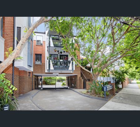 12/133 Brighton Road, Elwood, Vic 3184 - Photo 3