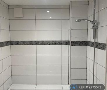 2 bedroom end of terrace house to rent - Photo 5