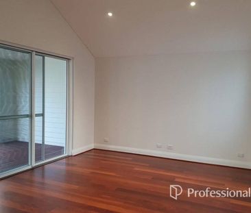 STUNNING EAST BUNBURY HOME - WHERE HISTORY MEETS MODERN LUXURY! - Photo 3