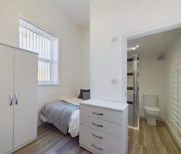 Market Place, Loughborough - INC BILLS OPTION - Photo 2