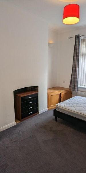 1 bedroom in a house share to rent - Photo 1
