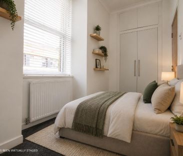 2 bedroom flat to rent - Photo 2