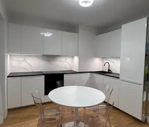 Erstbezug | Dachgeschoss mit Weitblick & Sonnenuntergang | Voll möblierte Dachgeschosswohnung mit 13 m² Terrase & Tiefgaragenstellplatz möglich | Village im Dritten | 7. OG - Photo 3