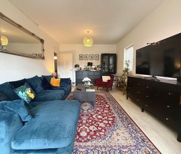 4 bedroom detached house to rent - Photo 4