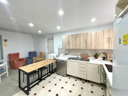 Calle Ciudad de Ronda, Sevilla, Andalusia 41004 - Photo 5