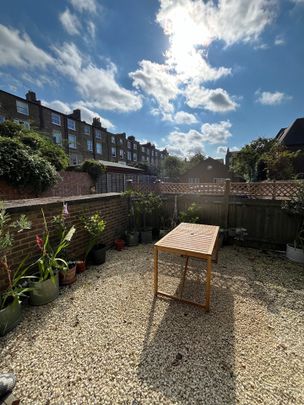2 Bed Flat, Coningham Road, W12 - Photo 1