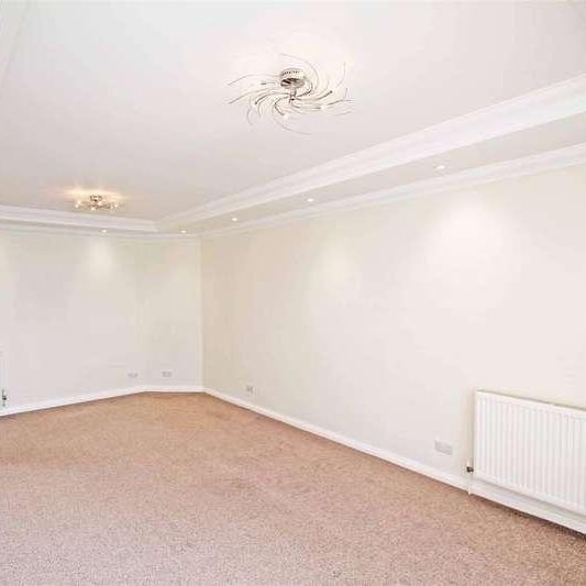 Kings Esplanade, Hove, BN3 - Photo 1