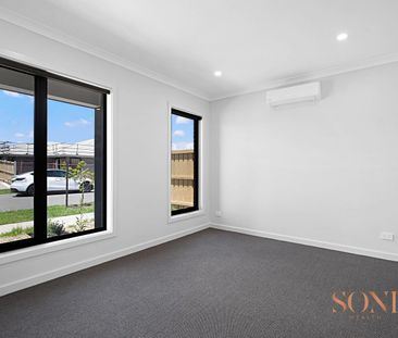 Modern Elegance: Stunning Brand New 4-Bedroom Home Awaits You! - Photo 5