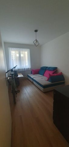 4-bedroom shared apartment with balcony and stunning view - Photo 2