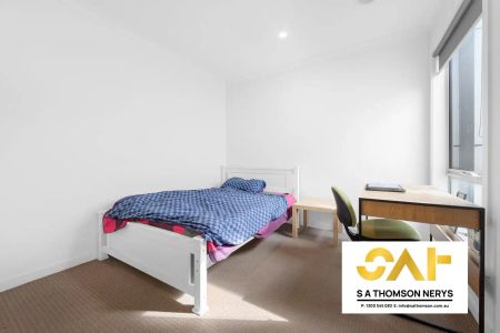 “Modern 3-Bedroom Townhouse in a Sought-After Craigieburn Location” - Photo 3