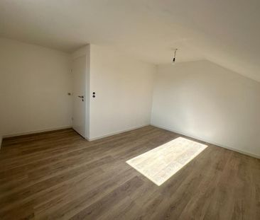 Sanierte 3-Raum–Wohnung mit Terrasse über den Wolken Apoldas - Foto 3