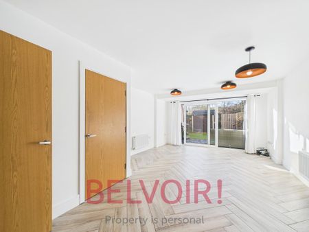 4 bedroom townhouse to rent - Photo 2