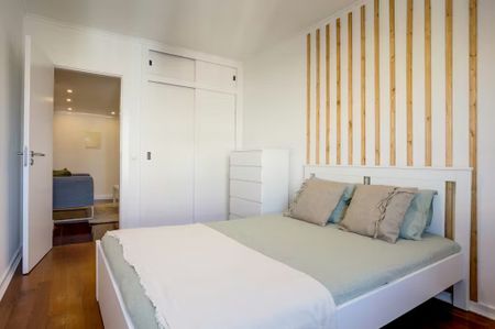 Avenida Engenheiro Arantes e Oliveira, Lisbon, Lisbon 1900-222 - Photo 4