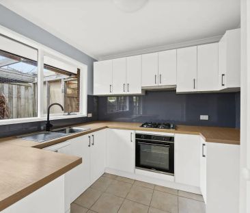 “Stylish Three-Bedroom Home in Prime Frankston Location” - Photo 6
