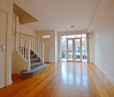 Three-bedroom townhouse in excellent location available now!!!! - Photo 3