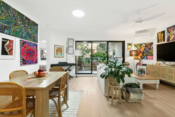 FULLY RENOVATED APARTMENT WITH LIFT ACCESS AND COASTAL EASE - Photo 1