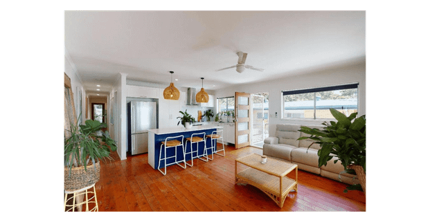 Coastal Living with Ocean Views: Spacious Unit for Rent in Burleigh Heads!" - Photo 1