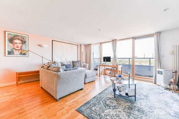 2 bedroom penthouse to rent - Photo 1