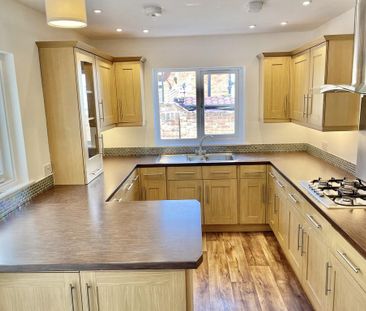 3 bedroom end of terrace house to rent - Photo 5