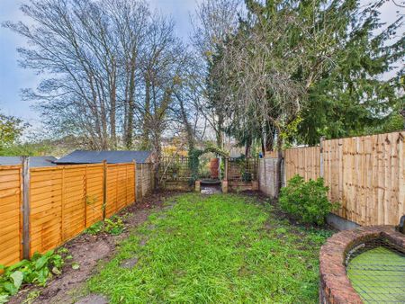 3 bedroom semi-detached house to rent - Photo 5