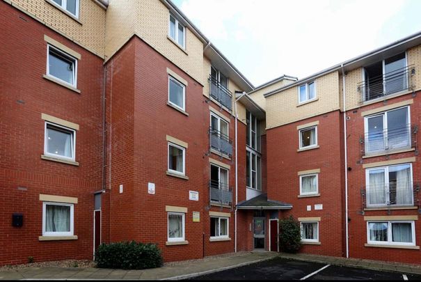 Room in a Shared Flat, Great Western St Manchester, M14 - Photo 1