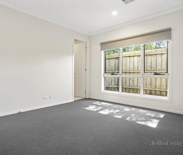 A Blend of Light, Luxury and Contemporary Elegance - Photo 6