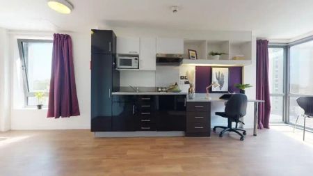 Platinum Studio - Photo 4